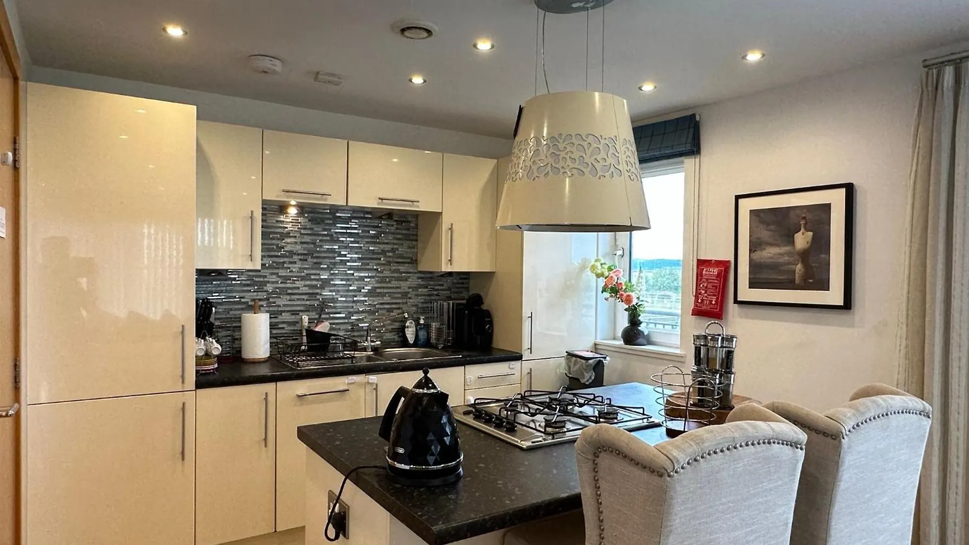 Modern Specious Three Bedroom Apartment In Edinburgh Egyesült Királyság